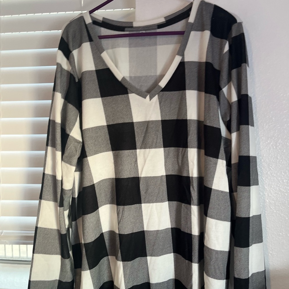 Black and White Plaid V-Neck Top